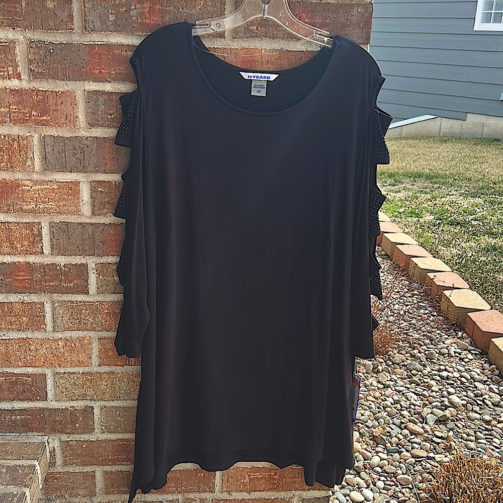 NYGARD Black Ladies 2X tunic with jeweled arm cutout details